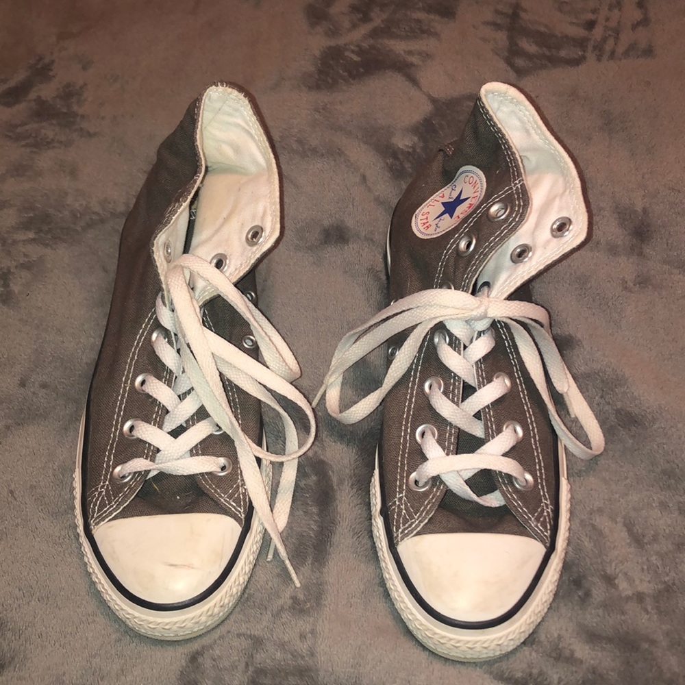 Gray high top converse